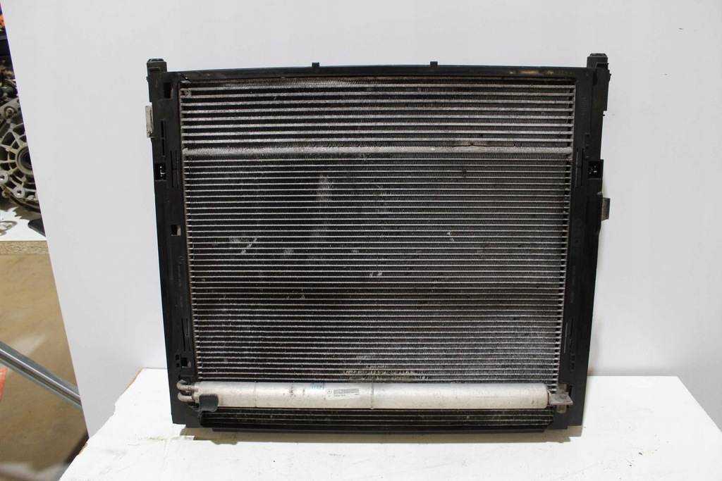 фото №1, Радиатор mercedes ml w166 повреждённые jak na фото