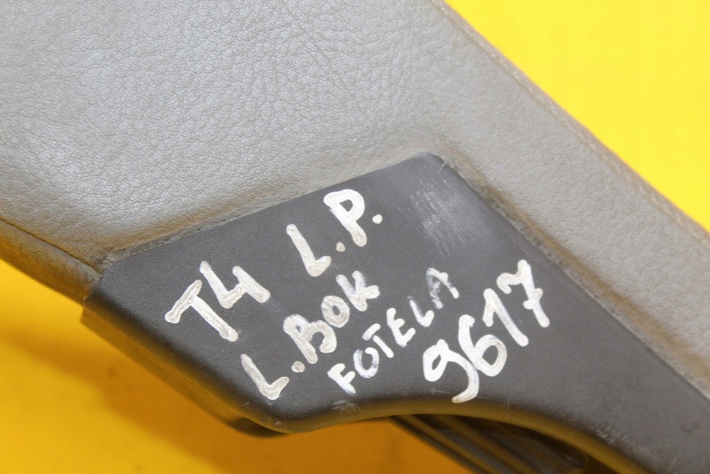 фото №9, Подлокотник сиденье левый перед левый bok vw transporter t4 701881081