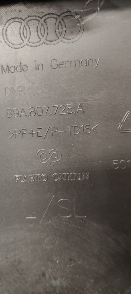 Audi q4 e-tron бампер перед кут правий решітка  молдинг 89a807725a Недорого