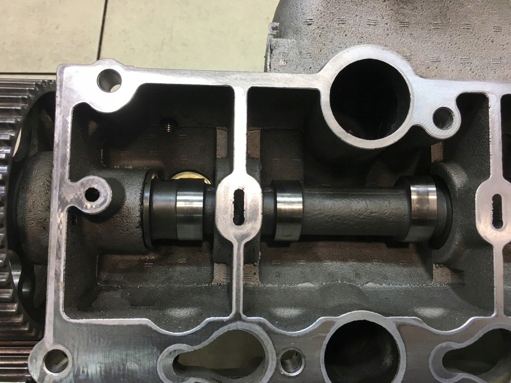 фото №11, Крышка клапанов voyager iv 2.8 crd 90132360f