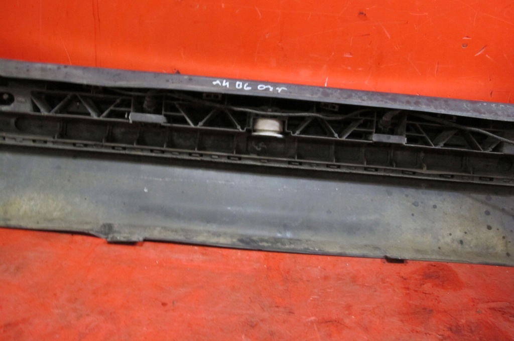 фото №12, Audi a4 b6 8e5 бампер задня pdc kombi avant lz5l