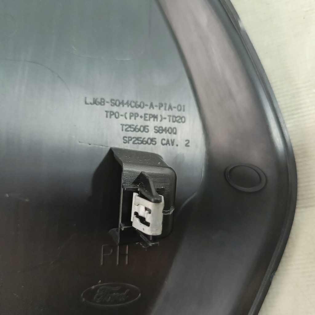 фото №10, Ford escape 20- оздоблення панелі приладової панелі usa ліва права