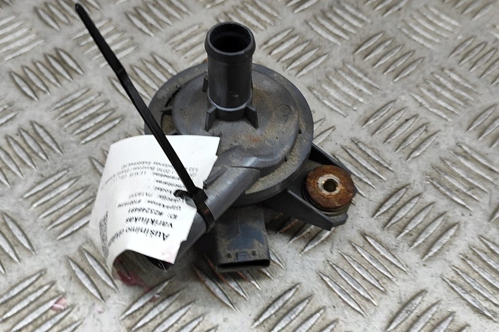 фото №5, Насос водяная двигателя вспомогательного lexus gs l10 g9040-33030 2.5 hybrid 2016 2