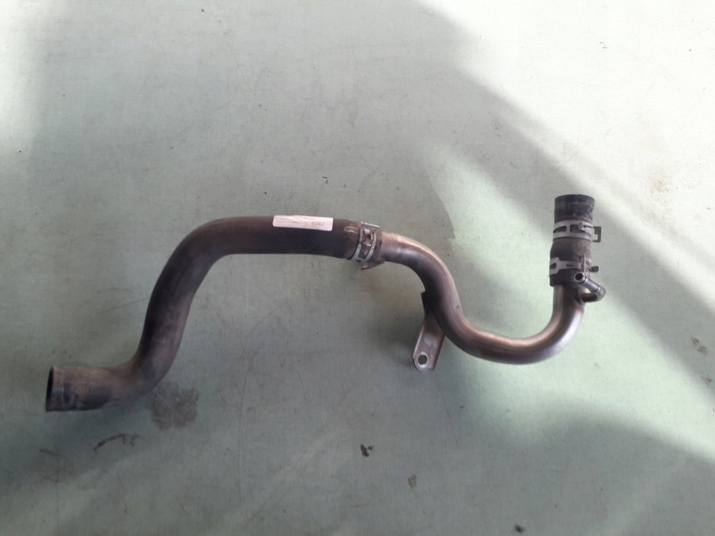 Купити Toyota auris ii 1.8 гібрид патрубок труба води