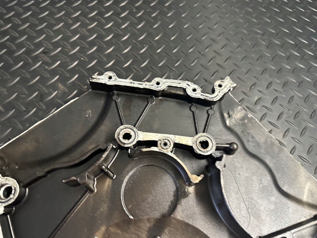 фото №12, Захист корпус розподільного валу audi a8 d3 q7 4.2 tdi bvn 057103173q