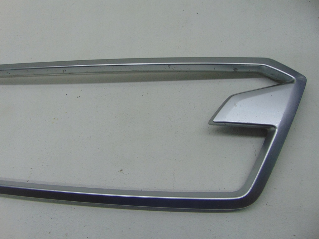 фото №3, Subaru рамка решітка 91123fl180