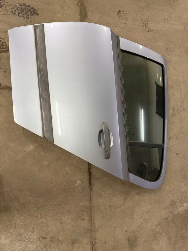 Купить Opel astra iii z163 дверь левая задние