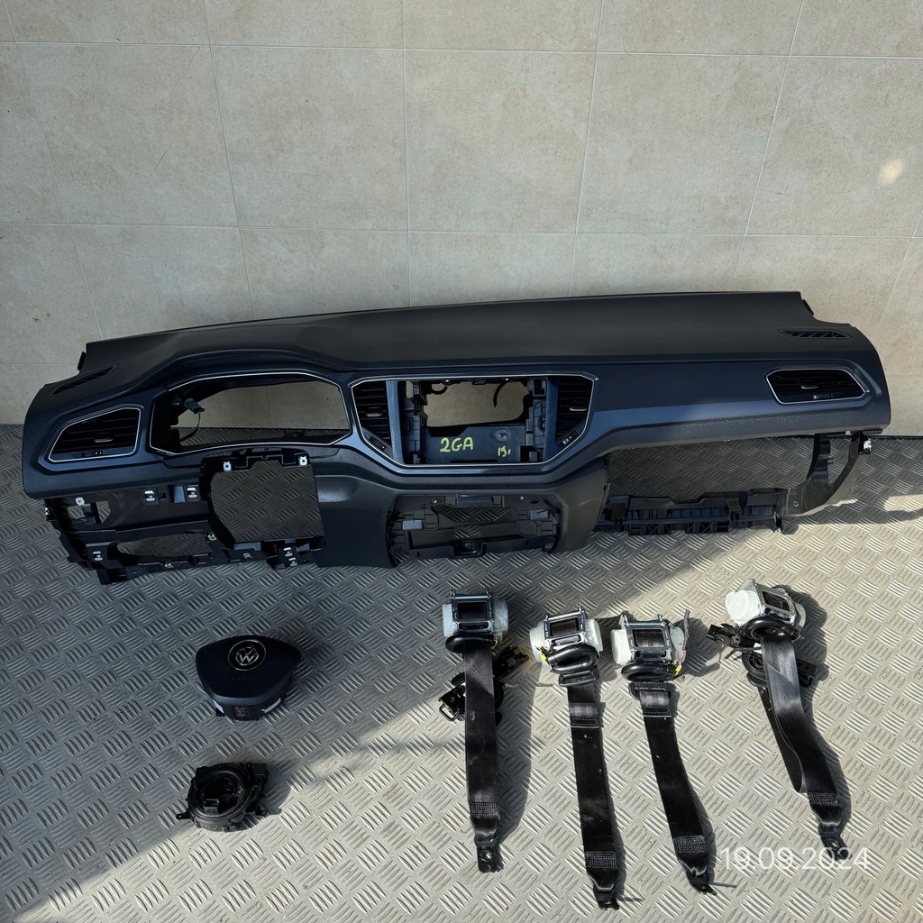 фото №1, Панель приладів комплектна подушка безпеки консоль ремені панель приладів vw volkswagen t-roc 2ga 2019 rok