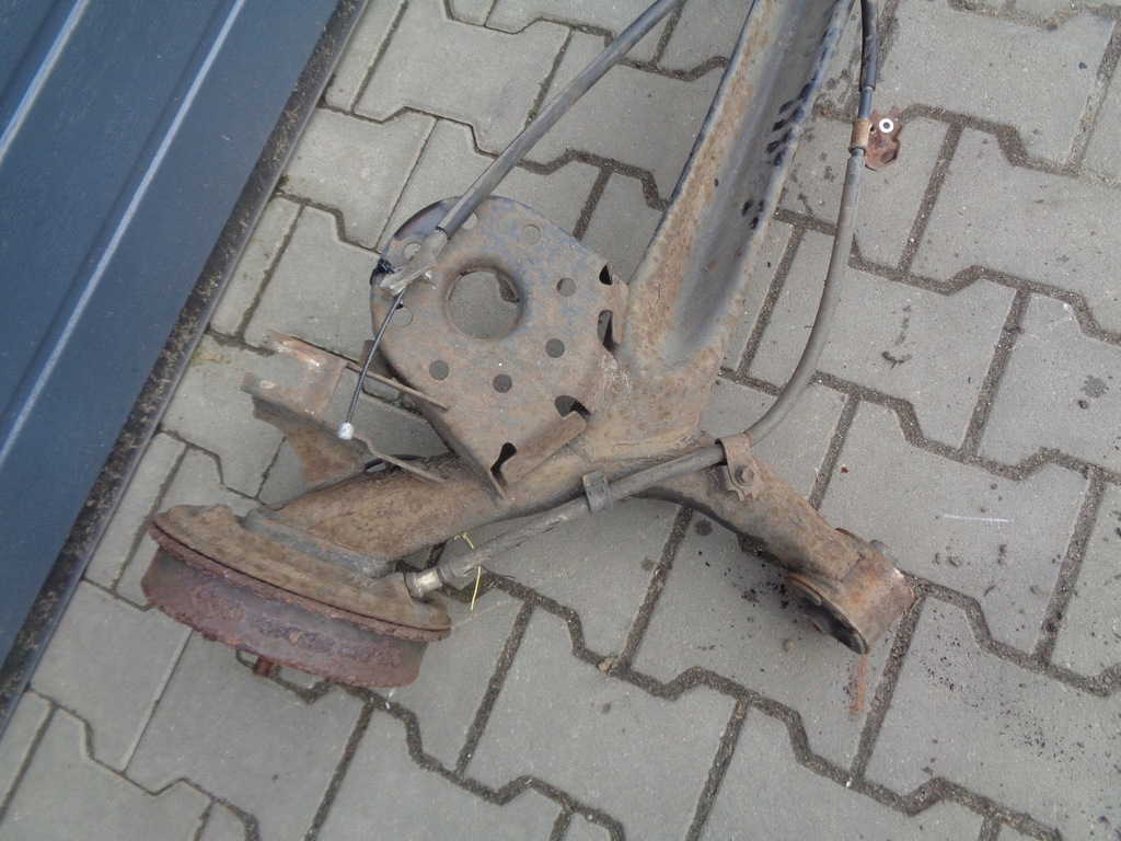 фото №8, Toyota yaris ii oś балка задня na гальмівні барабани