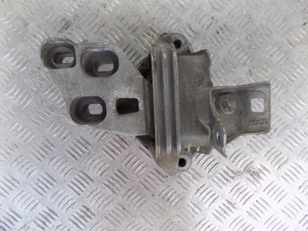 фото №1, Mercedes w176 кронштейн подушка коробки передач