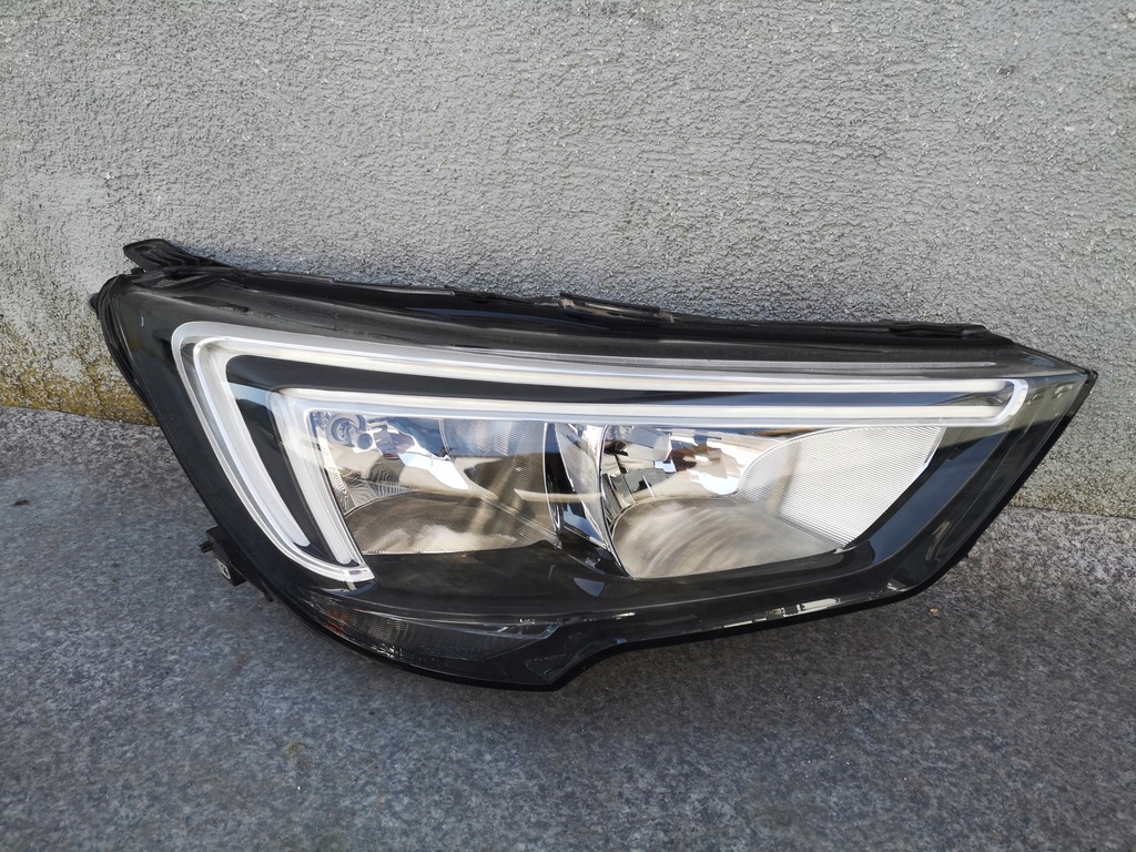 фото №1, Opel crossland x 17- фара правый обычный led