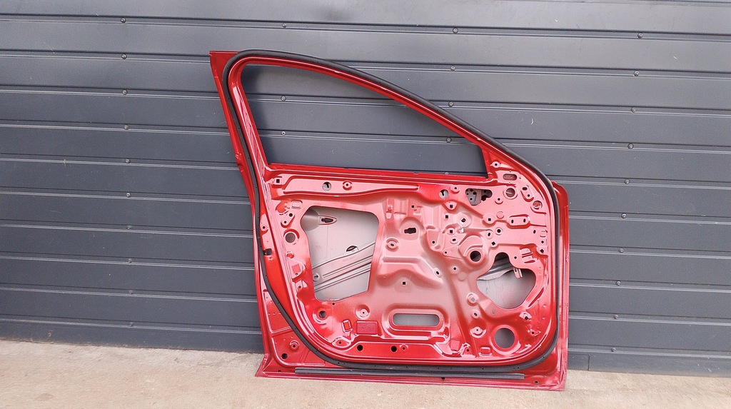 фото №11, Mazda 3 19- hb левая дверь перед передний бордовые