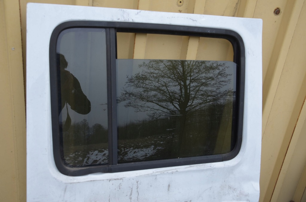 фото №1, Стекло дверь задние правое оригинал wrangler jl 2018