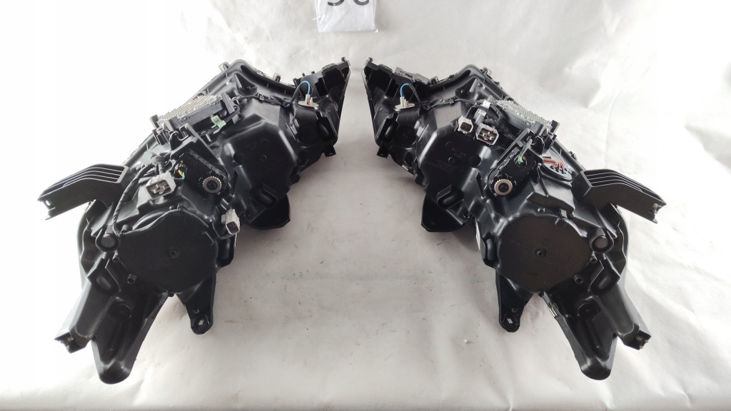 Mitsubishi outlander рестайлинг  full led левый правый фара фара с Разборки