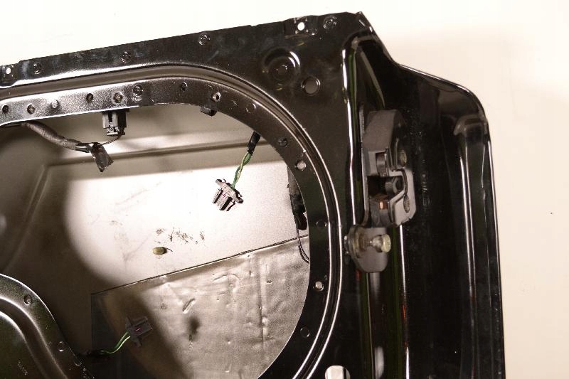 фото №5, Land rover discovery iv l319 2009 rhd задняя крышка багажника нижняя часть