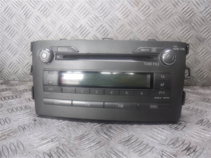 фото №1, Радио toyota auris i