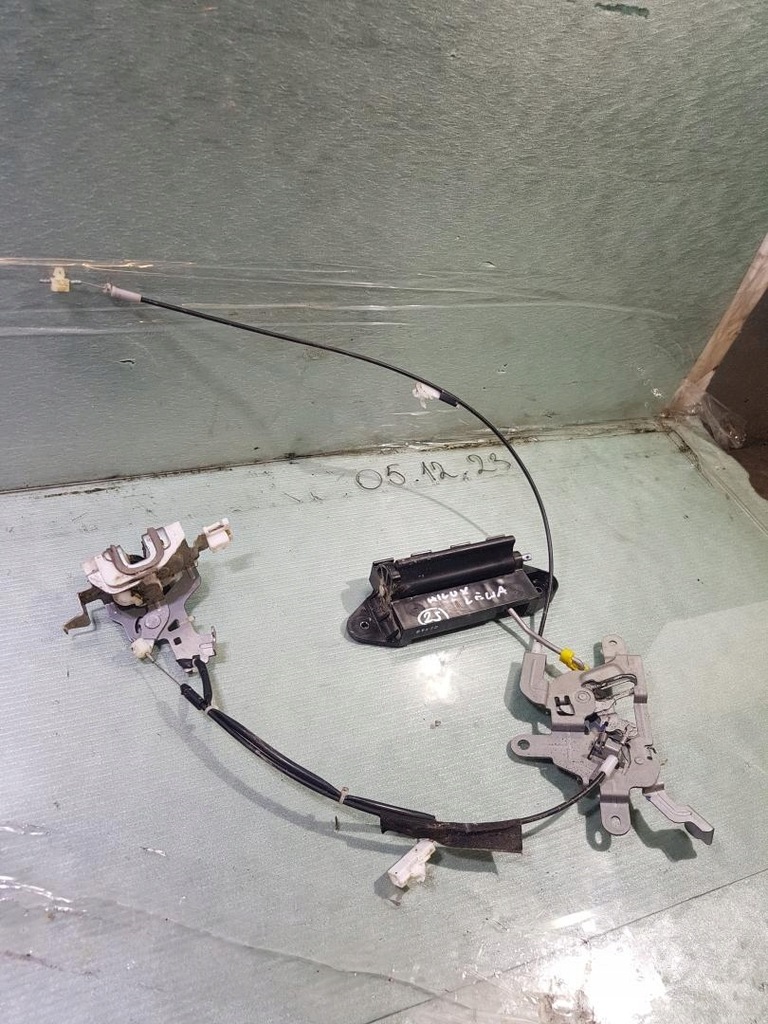 фото №1, Замок дверь левый задняя toyota hilux viii