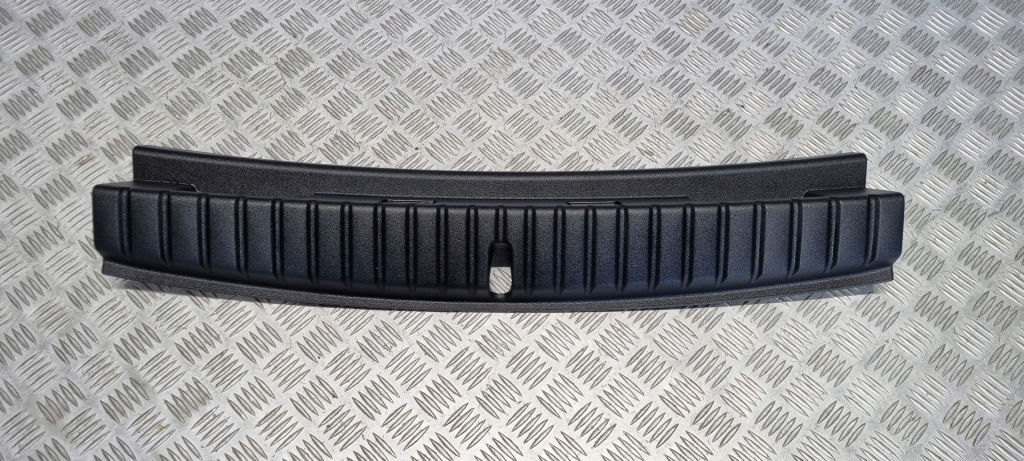 Купити Bmw f40 захист накладка поріг багажника 7448213