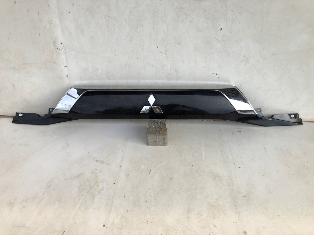 фото №1, Mitsubishi outlander 3 lift молдинг крышки задняя