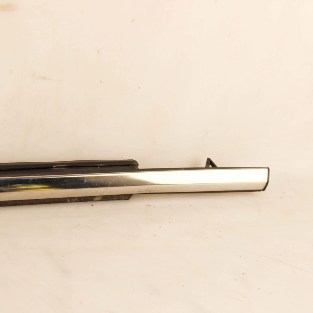 фото №5, Toyota camry 2018 левая сторона молдинг / прокладка стекло дверь задних