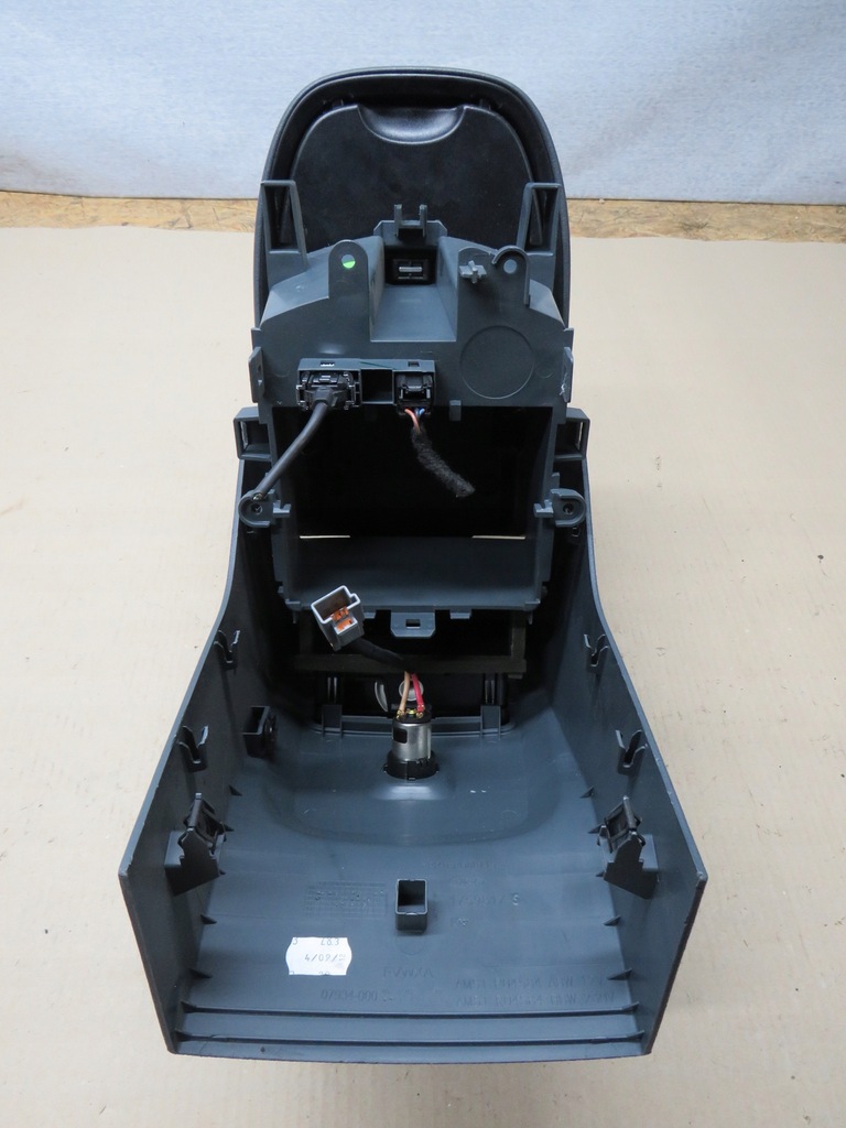 фото №9, Ford c-max ii mk2 підлокітник