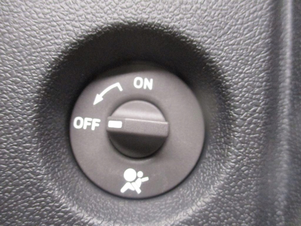 фото №3, Пластик захист консолі права renault clio iii lift