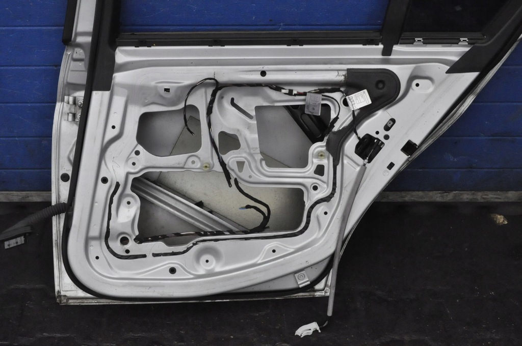 фото №8, Bmw 3 e90 двері правий задня задні