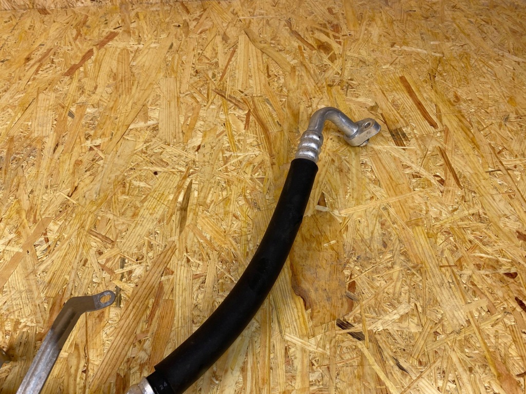 Патрубок трубка шланг кондиціонера mercedes eqa eqb w243 h243 a2438307400 Ціна