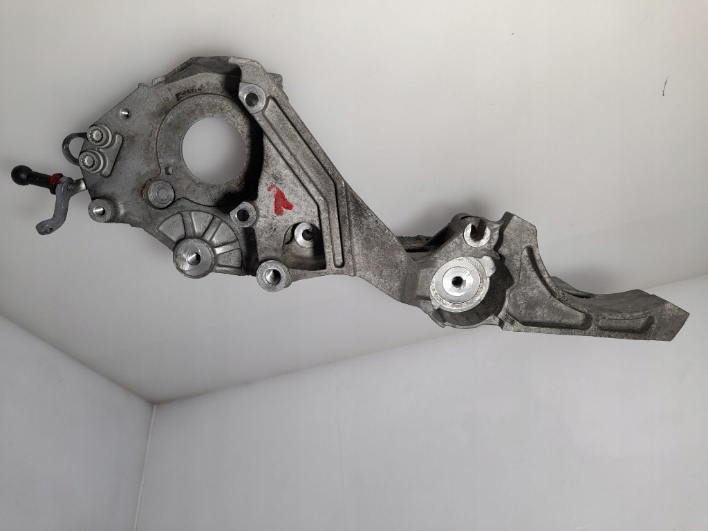 A4 a5 q5 8r cgl cag кронштейн кронштейн генератора super состояние +болты 03l903143q с Разборки