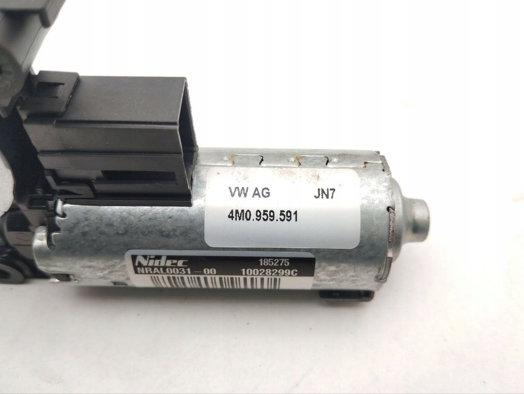 фото №5, Audi q7 4m 2017 моторчик люк