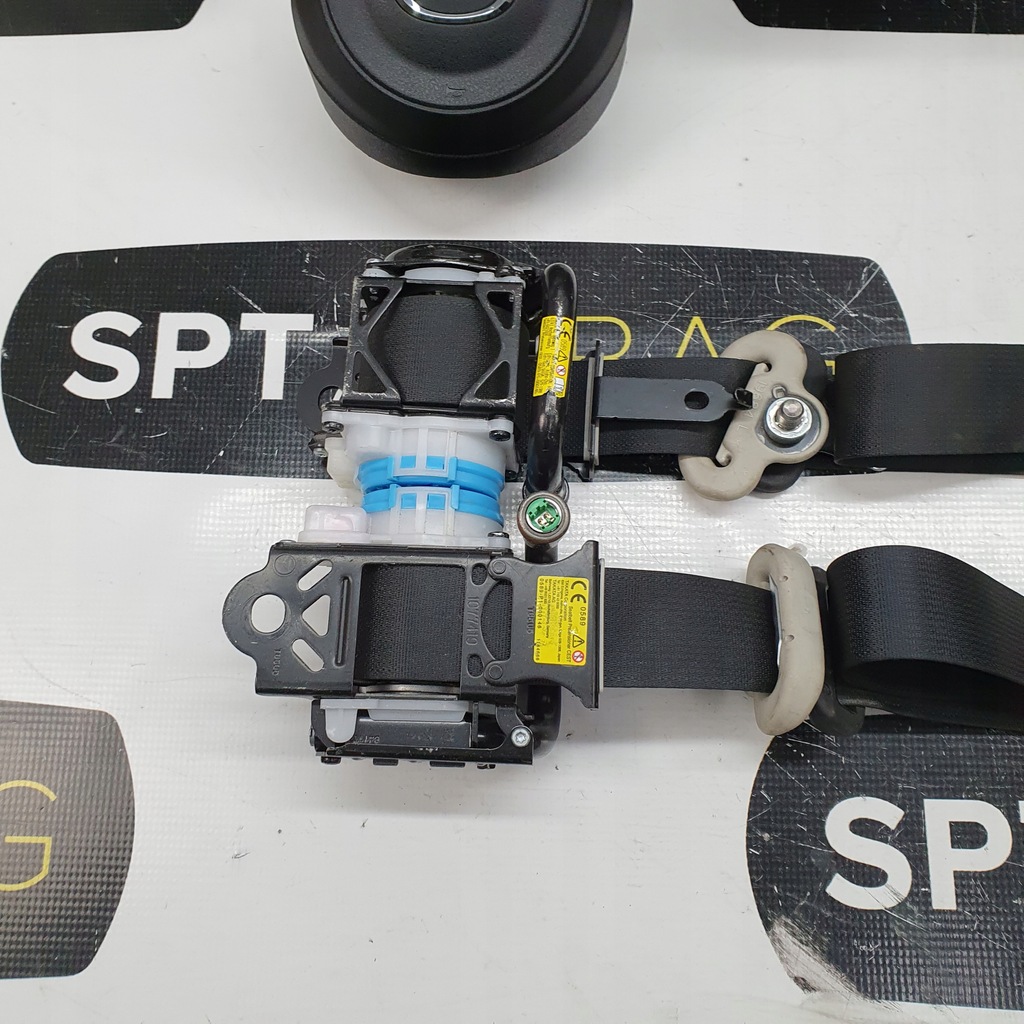 фото №7, Mazda 3 bm приборная панель консоль подушки безопасности ремни подушка безопасности