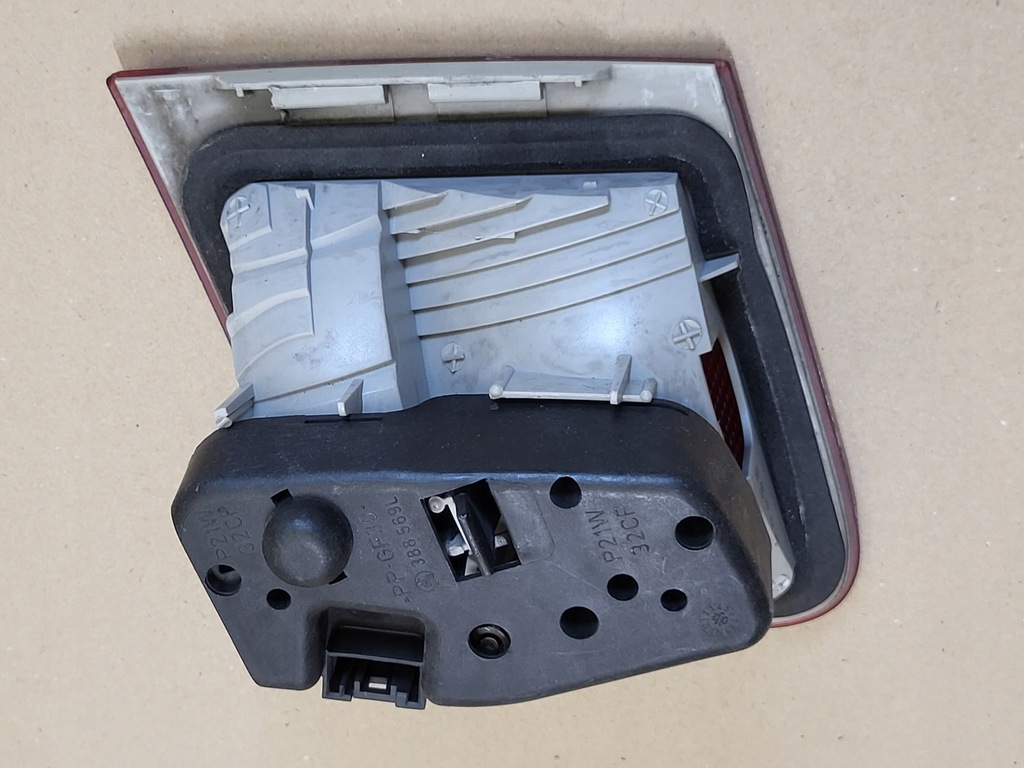 фото №9, Лампа w крышка задняя левая задняя bmw 3 e46 комплектная вкладыш оригинальный номер eu