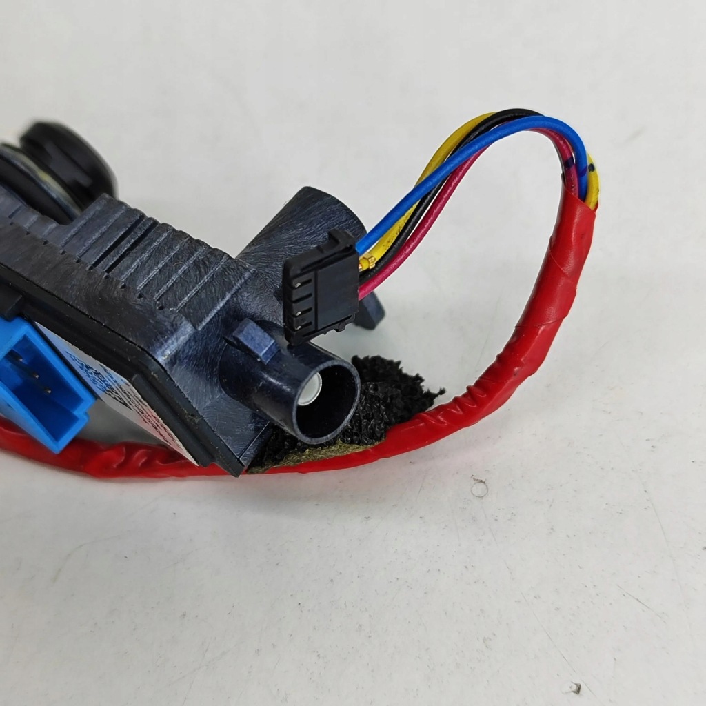 Tesla model y 2023 ліва сторона камера на крила бічний Недорого