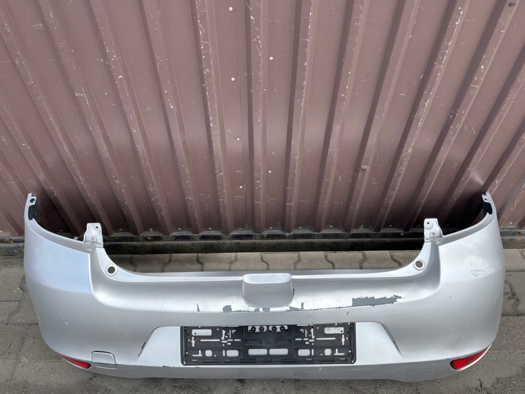 Renault clio 3 3 рестайлинг  09-12r бампер задний задний серебристый 8200800134 в Украине