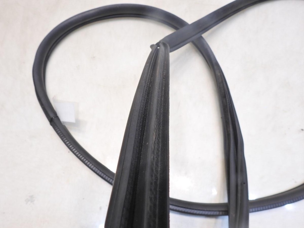 фото №3, Прокладка дверь правый задняя subaru forester iii