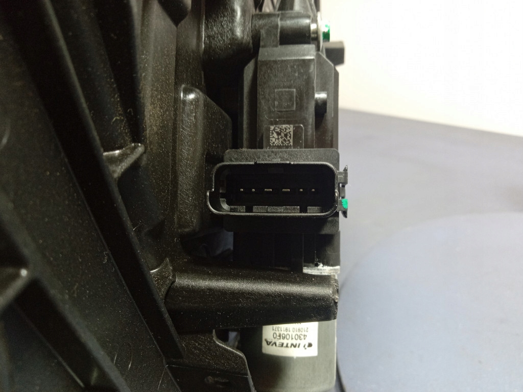 фото №4, Hyundai i30 iii подъемник стекло левый перед передний 82470-g4140