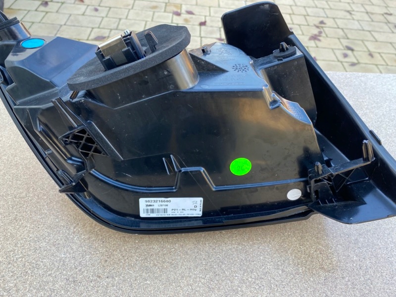 фото №4, Peugeot 208 ii led лампа права задня задня