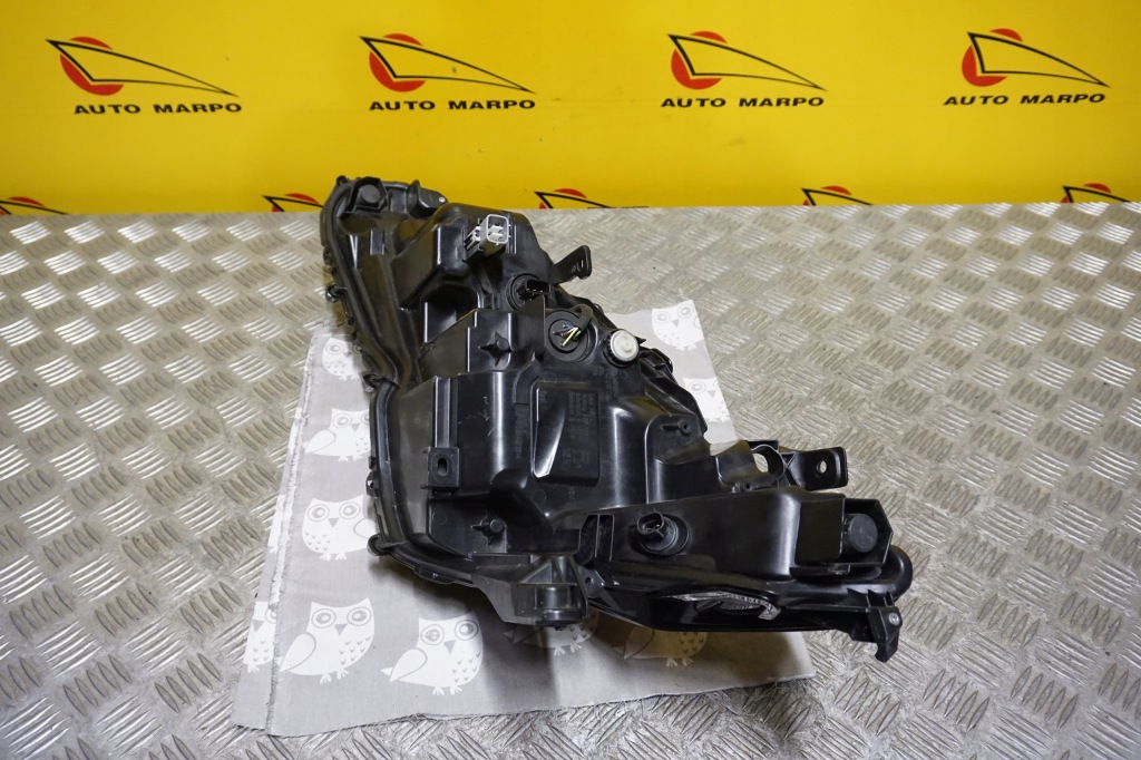 Toyota camry 2018 - фара фара led правый  америка в Украине