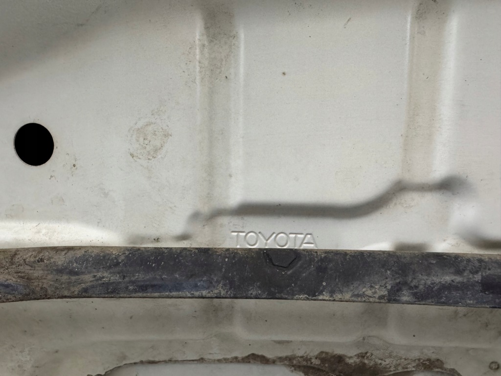 Toyota land cruiser j7 j70 капот кришка двигуна накладка 84- Київ