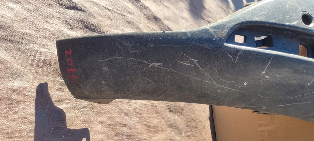 фото №2, Бампер задняя накладка renault clio iv 4 kombi // 1702