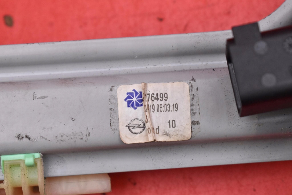 Подъемник стекло левый перед eu 39176499 opel insignia b универсал 17-20 с Разборки