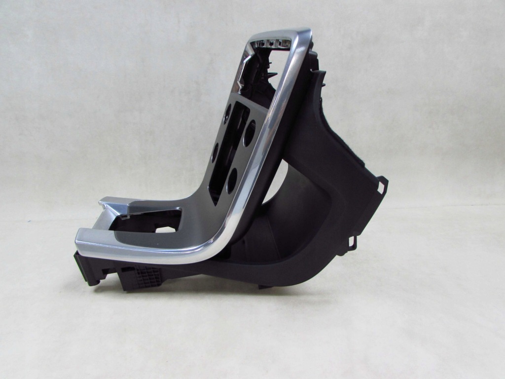 Volvo s60 2 v60 10-17 тунель середній панель  рамка rhd 30791723 в Україні