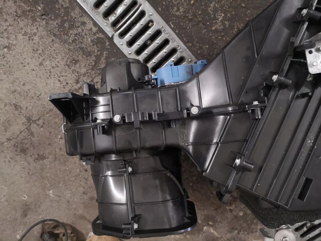 фото №7, Обігрівач комплектна vw touareg eu 7l0820005bs