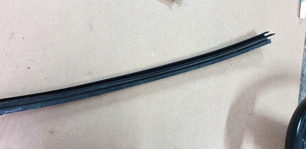 фото №1, Прокладка zgarnijąca двері задніх audi a3 8v