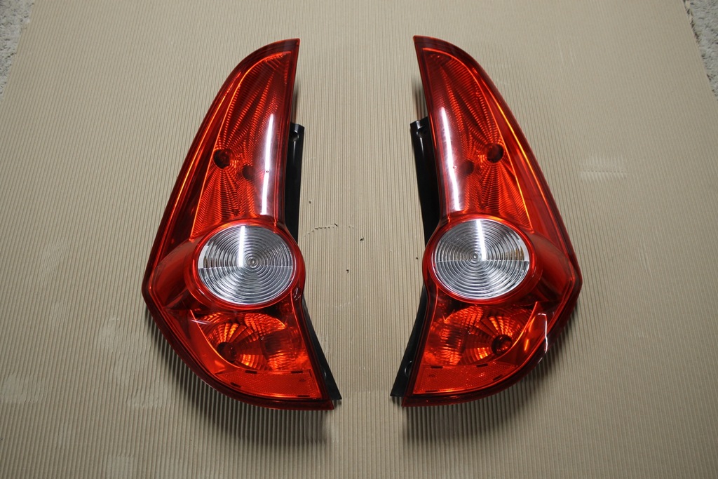 фото №1, Opel agila b лампа задняя правая eu