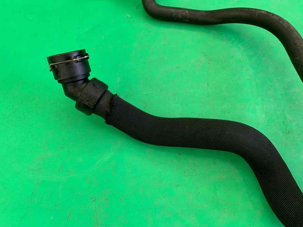 фото №8, Труба резиновый элемент wąż шланг wody охлаждение 8e0121049ac audi a4 b7 2.0 tdi 04-08