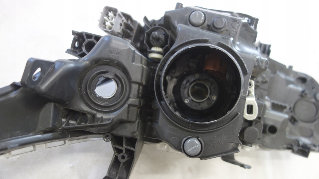 фото №6, Toyota auris ii lift лампа права 81110-02k30