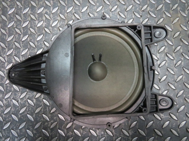 фото №1, Динамик басовый сабвуфер audi a4 b9 8w5035412