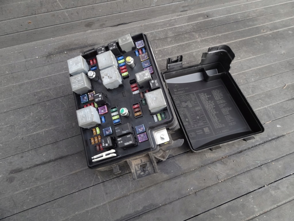 фото №1, Chevrolet aveo t300 1,3vcdi коробка запобіжників