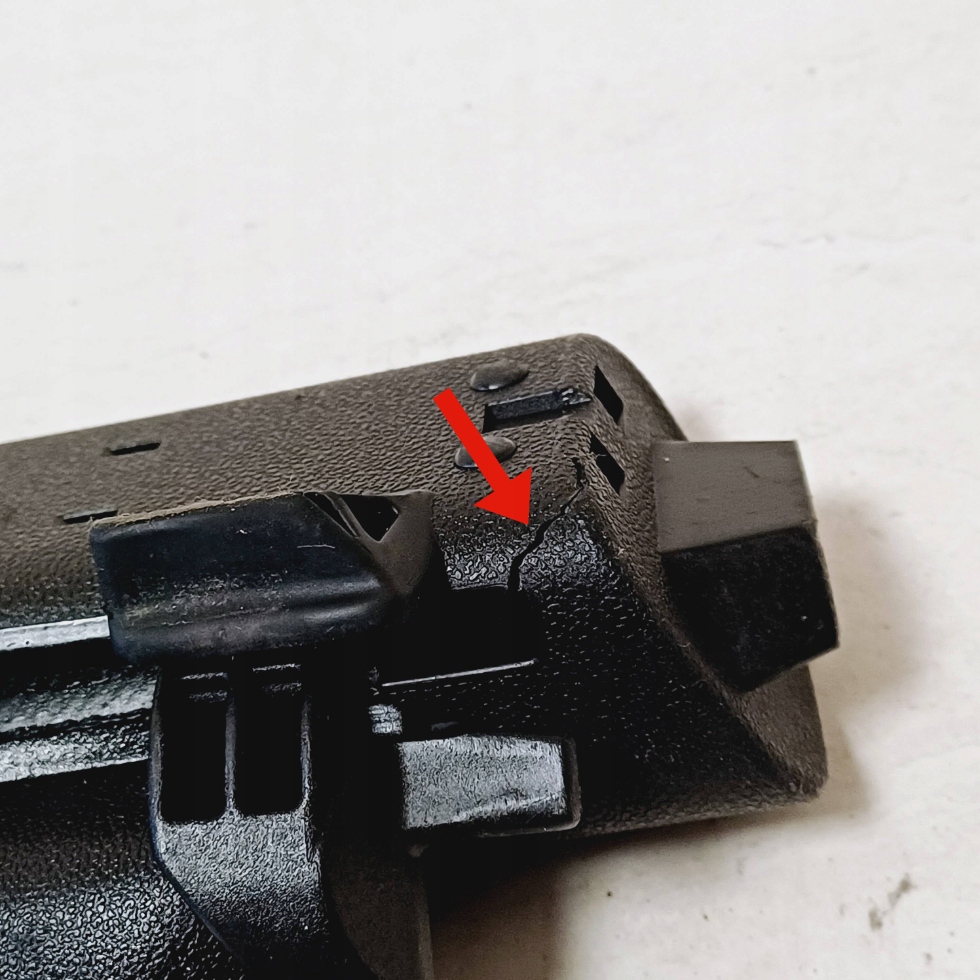 Шторка багажника задня mercedes benz b w245 a1698100220 nr32 в Україні